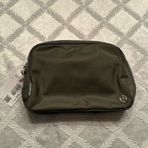 *NWT* Large Lululemon Belt Bag